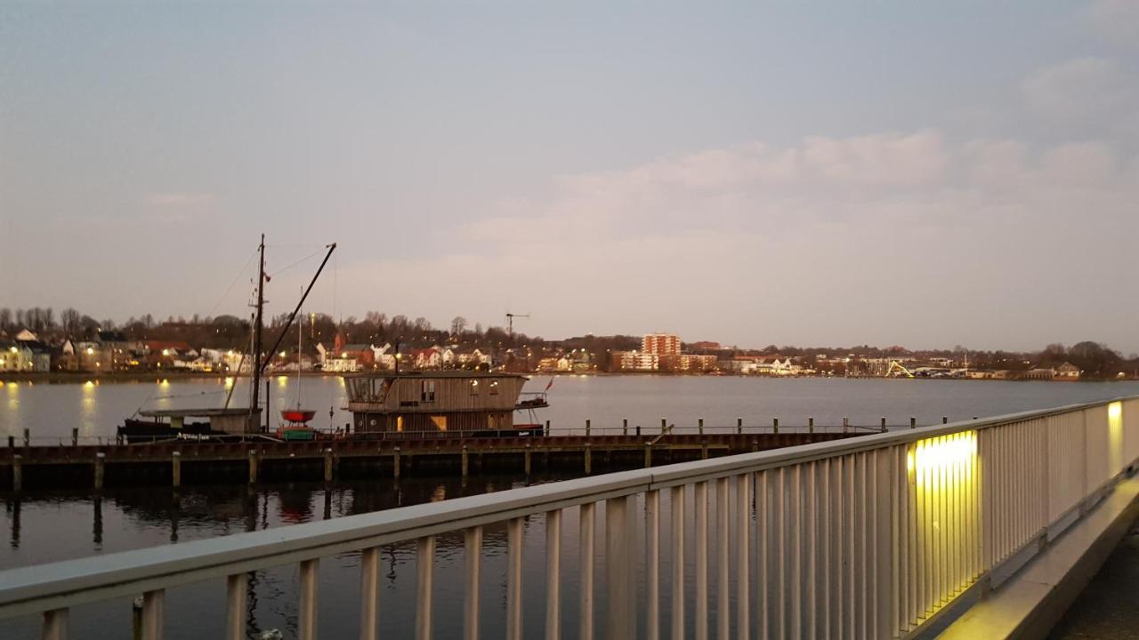 Ostseefjord-Schlei-Blick Im Wikingturm シュレースヴィヒ エクステリア 写真